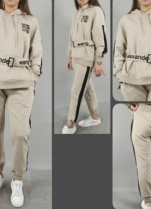 Костюм ,бренд, высокое качество,цвет песочный,бежевый,размер л.