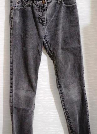 Стильные джинсы skinny