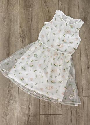 Плаття біле в квіткову вишивку2 фото