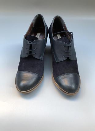 White stuff ботинки дерби броги демисезонные туфли на шнуровке на блочном каблуке rundholz owens5 фото