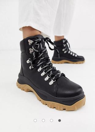 Monki крутые демисезонные ботинки 39 размер