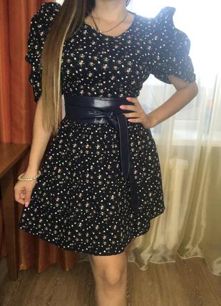 Плаття в квіточку з ліхтариками