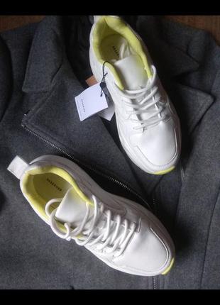 Кросівки reserved