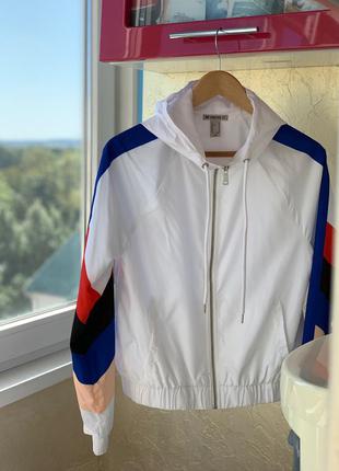 Вітровка спортивна