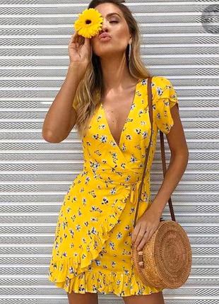 Платье с оборками на запах