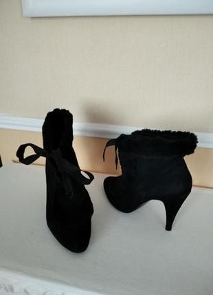 Замшевые ботильоны falth