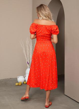 Платье миди в горох с открытыми плечами высокий разрез приталенное фонарики3 фото