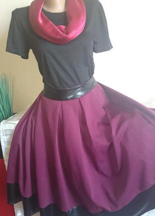 Шикарная брендовая юбка-клеш boohoo, плотная, с кожаным декором размер 50/52