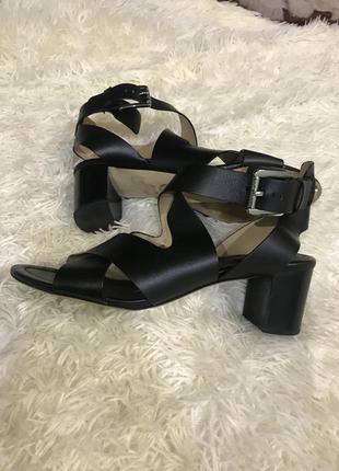 Бомбезні босоніжки michael kors