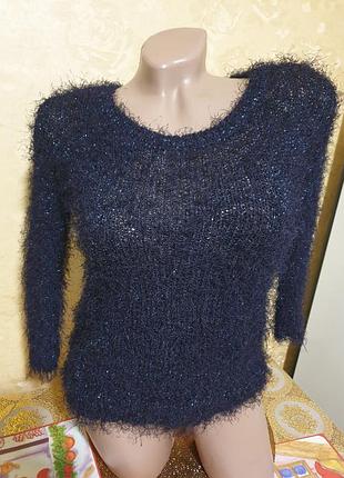 Стильный светр свитер