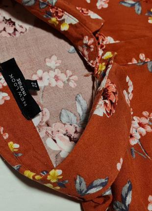 Удлиненная блуза без рукава, цветочный принт3 фото