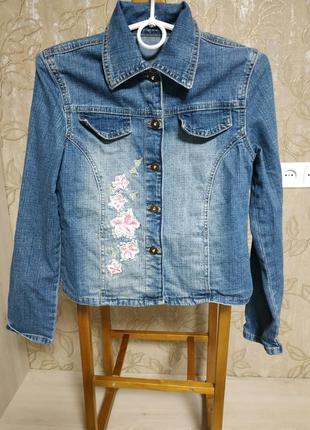 Джинсовая куртка