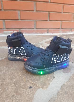 Демисезонные ботинки с led подсветкой,высокие осенние кроссовки с мигалками,хайтопы для мальчика