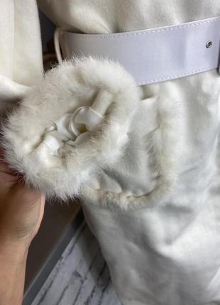 Пальто белое шерстяное отделка с кроликом біле шерстяне пальто з кроликом5 фото