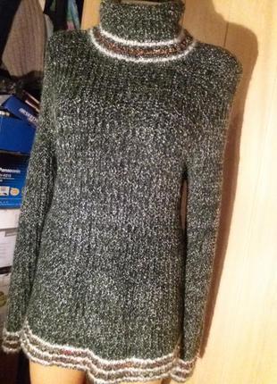 Супертеплый светр виконаний англійської гумкою буде доречним у вашому гардеробі