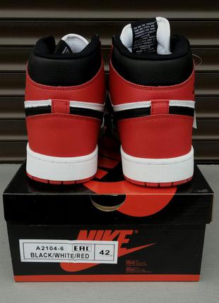 Nike jordan retro 1 кроссовки мужские бело черные с красными вставками кожа4 фото