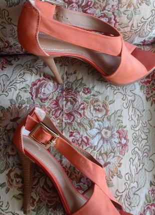 Босоніжки шкіряні2 фото