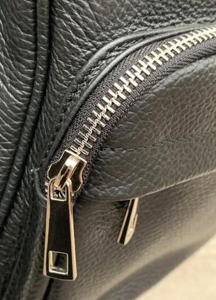 Шкіряний італійський чорний жіночий рюкзак міський2 фото