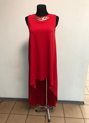 Червона сукня