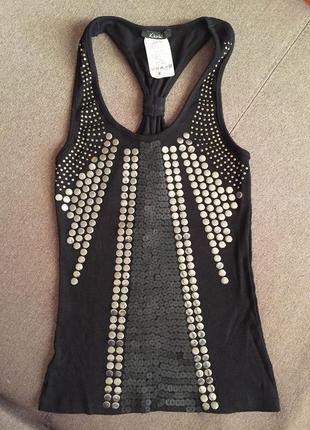 Стильная майка с металическими паетками