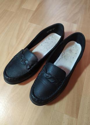 Очень удобные осенние туфли черного цвета. Англия, 6 р, 24,5 см