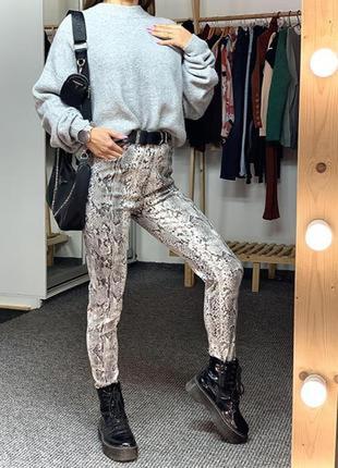 🖤крутые джинсы питон принт stradivarius 36(s