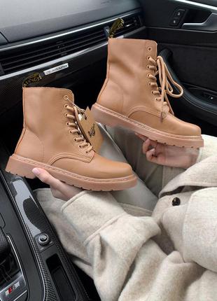 Женские стильные осенние ботинки dr.martens 1460 beige ( premium )2 фото