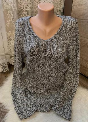 Свитер плотной вязки