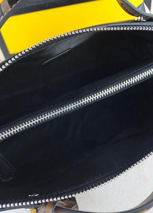 Чудова брендова сумочка із гладкої шкіри.6 фото
