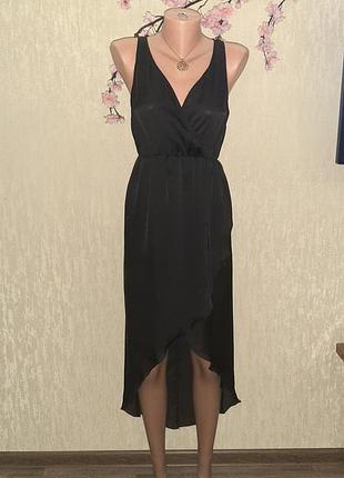 Красивое платье со шлейфом 🖤