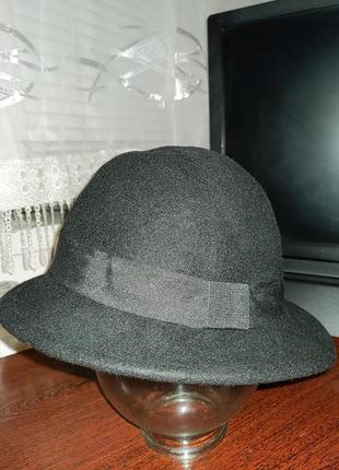 Стильная шерстяная шляпа от именитого бренда.2 фото