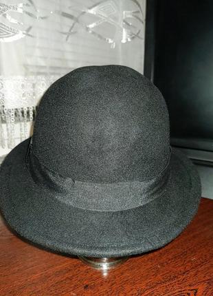 Стильная шерстяная шляпа от именитого бренда.3 фото