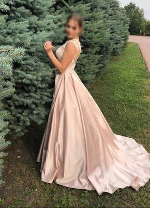 Нарядное платье