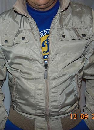 Стильная фирменная курточка деми бренд manguun.м-л .