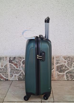 Надёжный прочный ударостойкий чемодан carbon5 фото