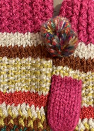 Очень красивые и стильные брендовые вязаные тёплые разноцветные варежки.
