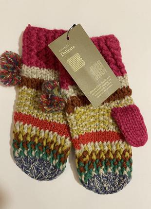 Очень красивые и стильные брендовые вязаные тёплые разноцветные варежки.