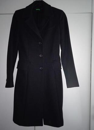 Маленькое чёрное пальто)