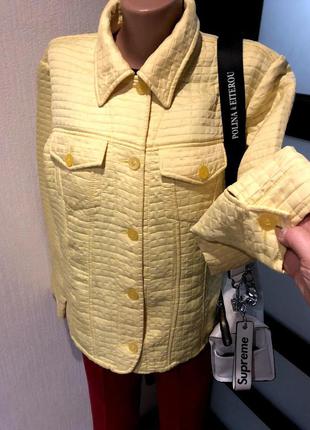 Стильна легка жовта куртка вітровка жакет