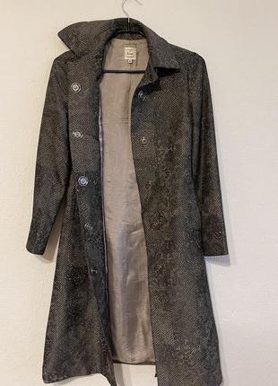 Пальто, плащ, тренч, платиновая коллекция, нежный гобеленовый шелк на подкладке2 фото