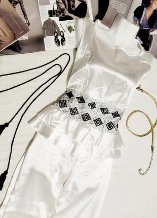 !! распродажа!! нарядный белый брючный костюм !!