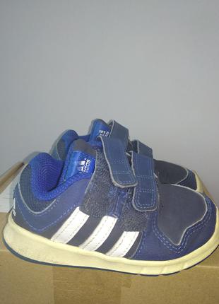 Кроссовки adidas