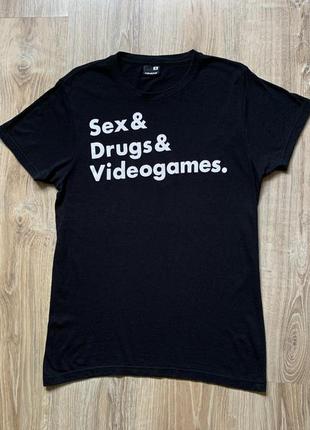 Мужская хлопковая футболка с принтом sex drugs videogames1 фото