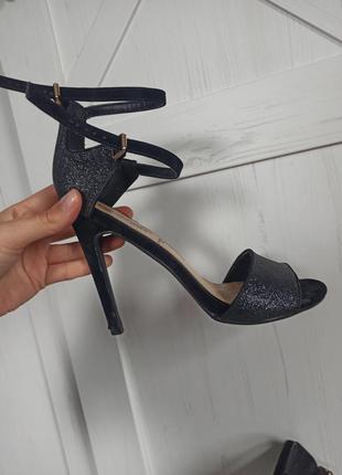 Босоніжки new look