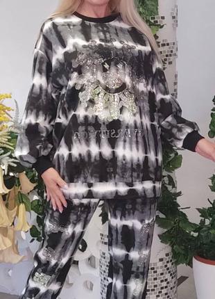 Шикарный костюм спортивный прогулочный в актуальный принт2 фото