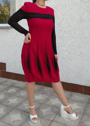 Червона сукня ліхтарик