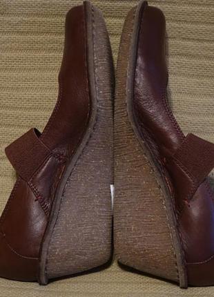 Эффектные темно-бордовые кожаные туфли на танкетке clarks artisan 6 1/2 р. ( 26 см.)7 фото
