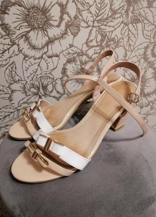 Босоножки женские (berloni)