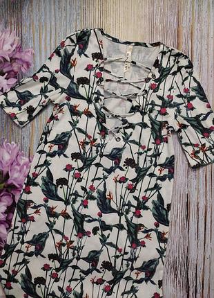 Мини платье с вырезом и шнуровкой lily white