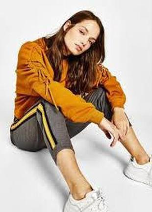 Шикарні брючки bershka р. m